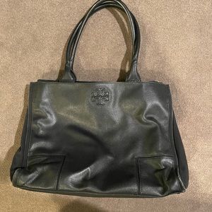 Tory Burch purse. Very used but still functional.